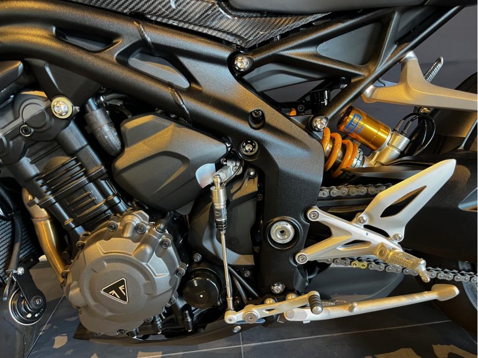 TRIUMPH SPEED TRIPLE 1200 RR