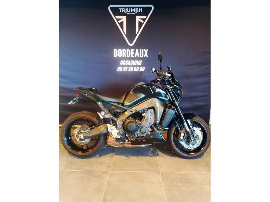 YAMAHA MT-09 1ere MAIN