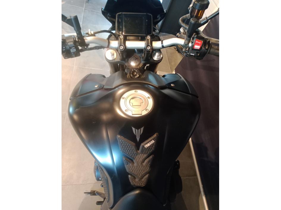 YAMAHA MT-09 1ere MAIN
