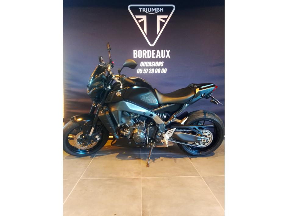 YAMAHA MT-09 1ere MAIN